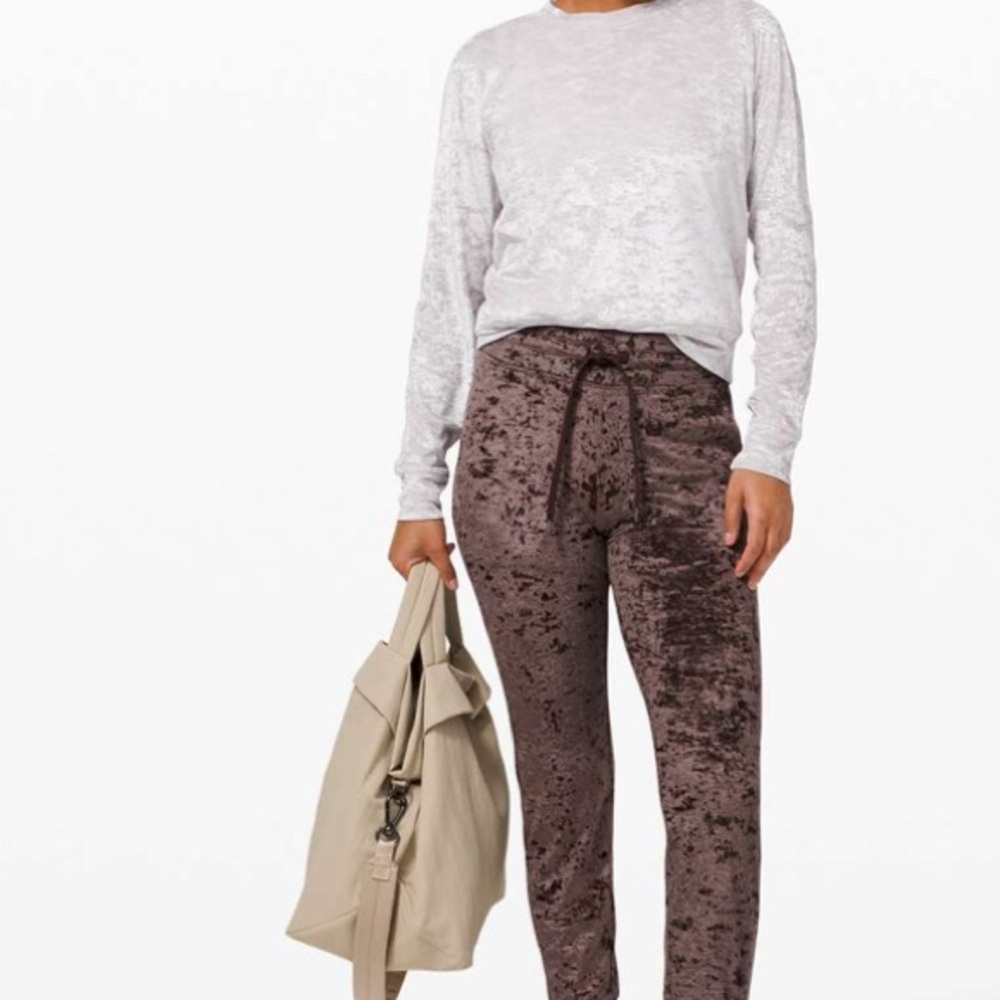 Ready to Rulu Jogger 29" *Crushed Velvet
French Press
Size 4